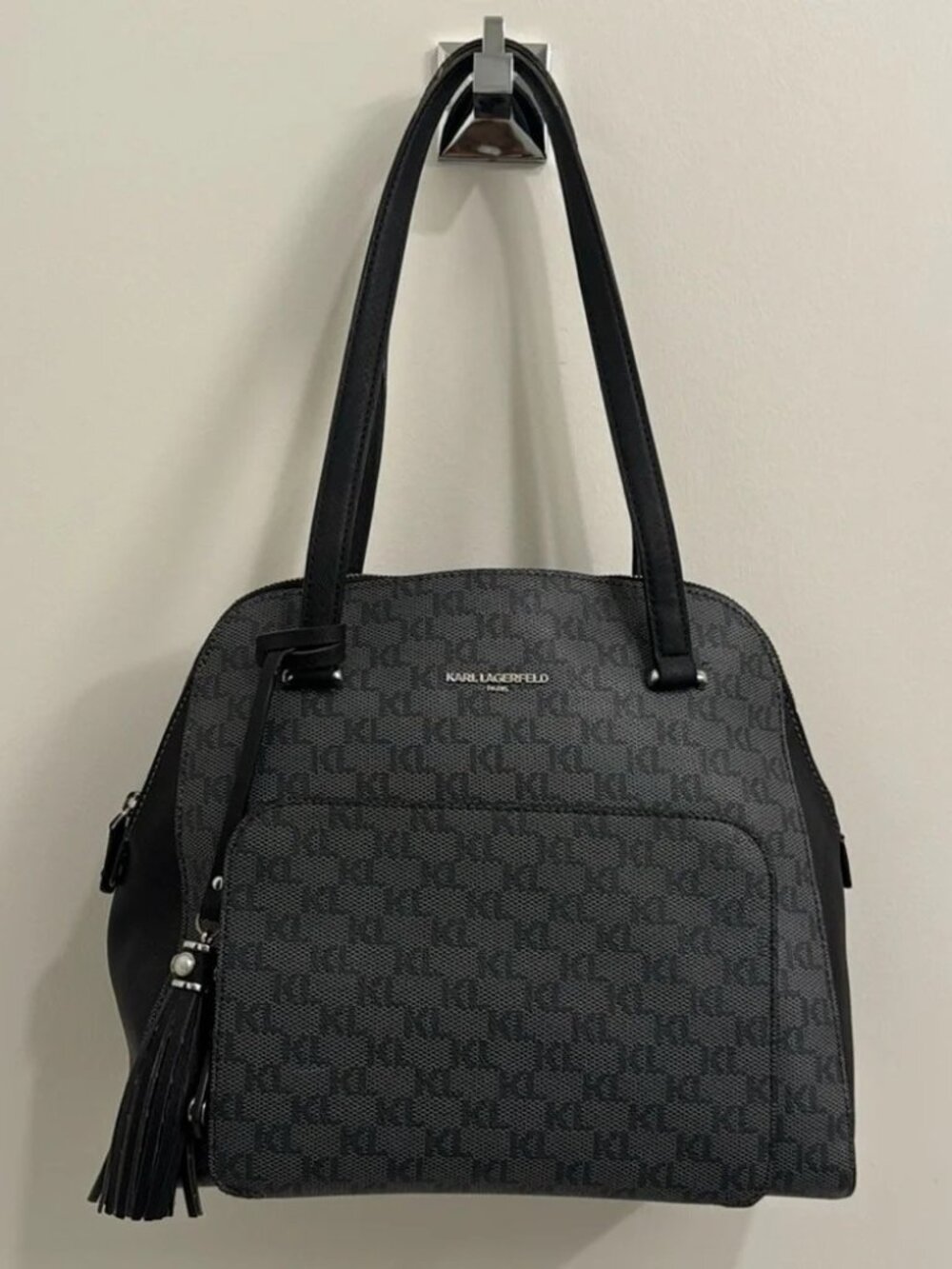 C134 Karl Lagerfeld Shoulder Bag